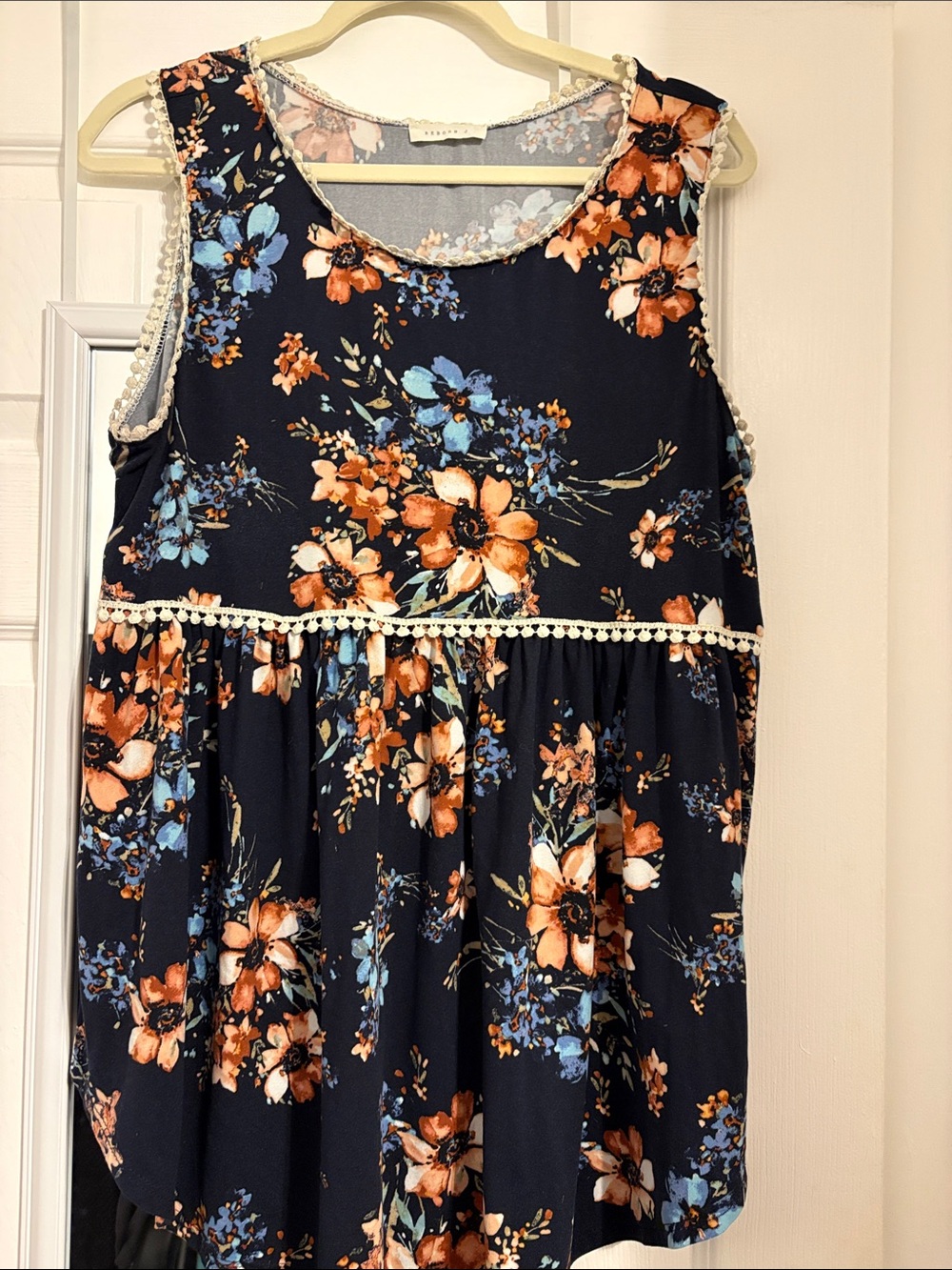 Reborn J Navy Floral Sleeveless Tunic PtP 22 to 25 L 30 inches